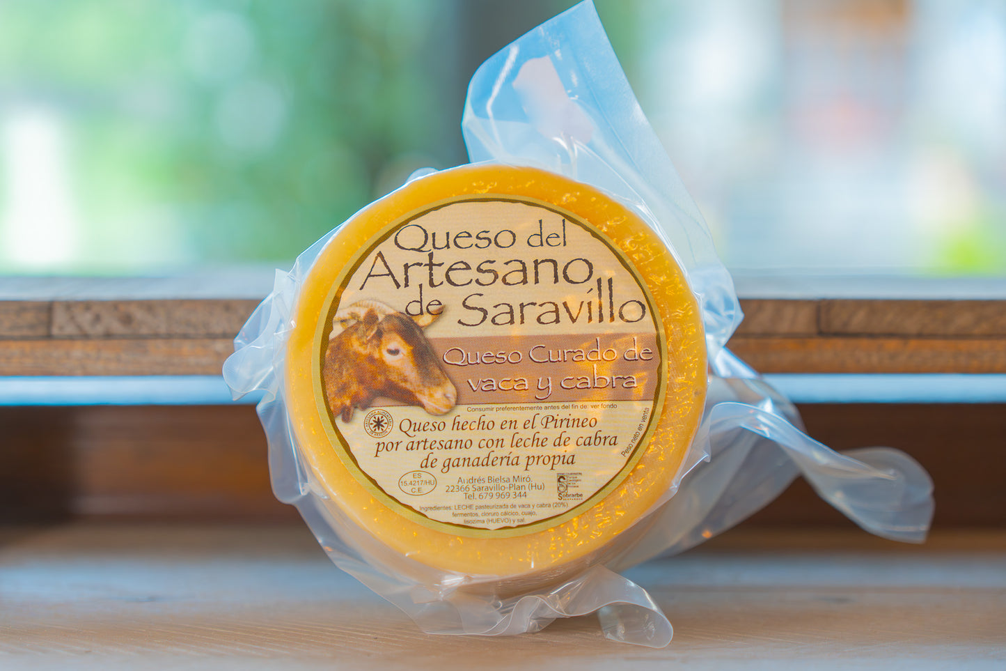 Queso Curado de Vaca y cabra del Artesano de Saravíllo